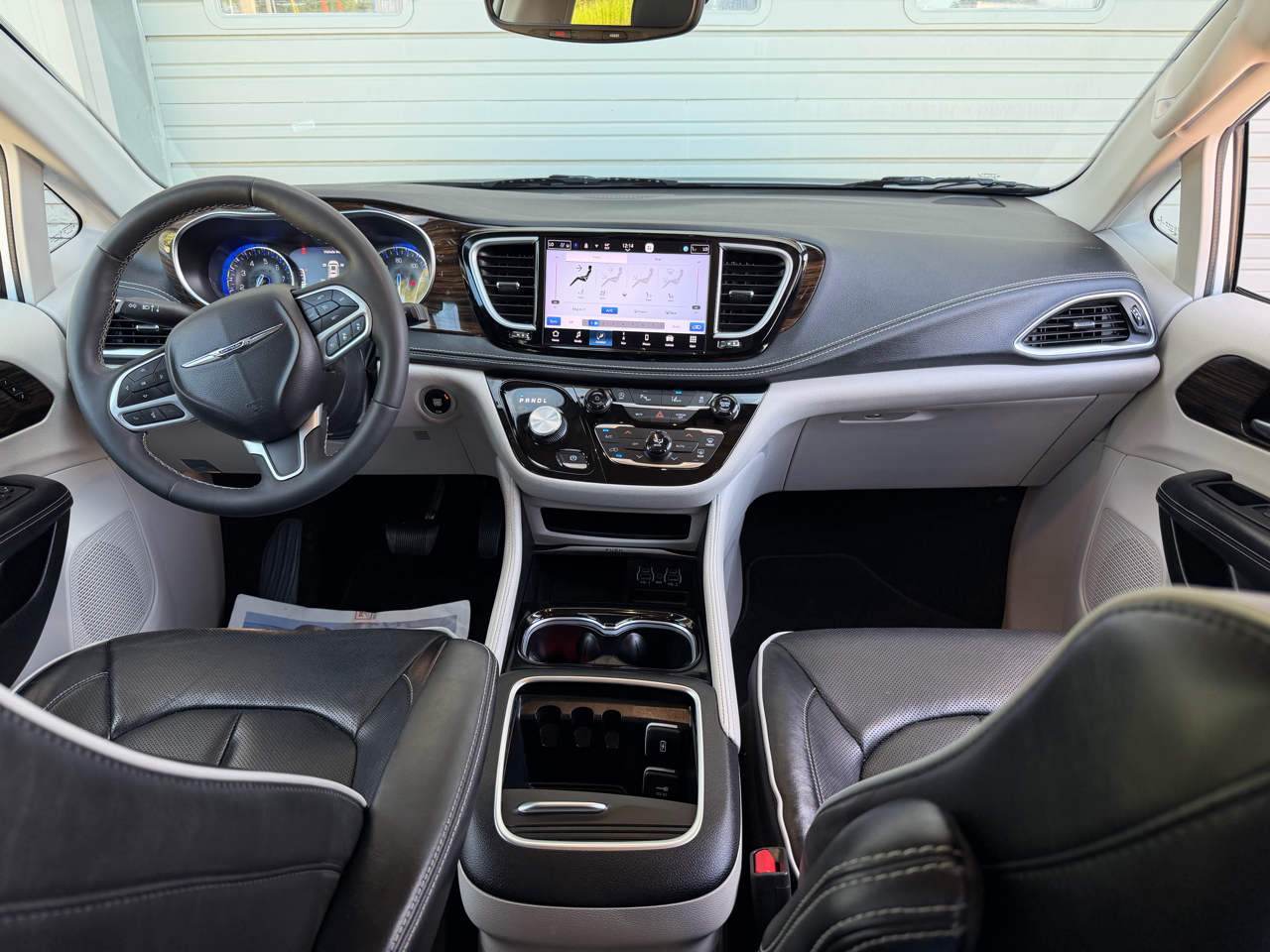 2023 Chrysler Pacifica Limited photo 21