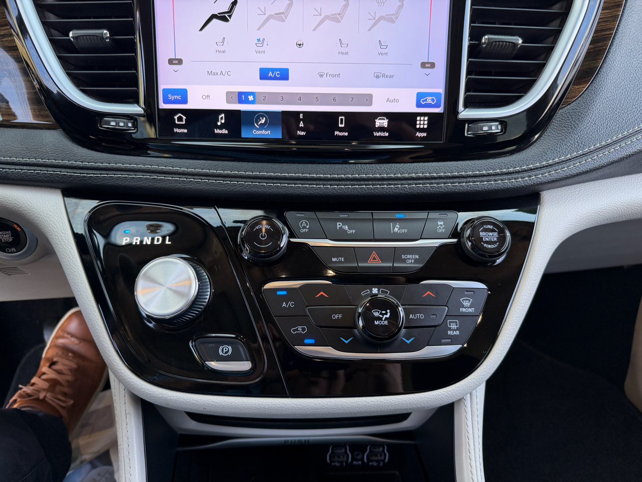 2023 Chrysler Pacifica Limited photo 26