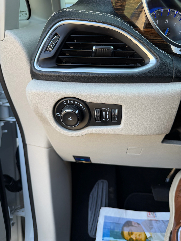 2023 Chrysler Pacifica Limited photo 30