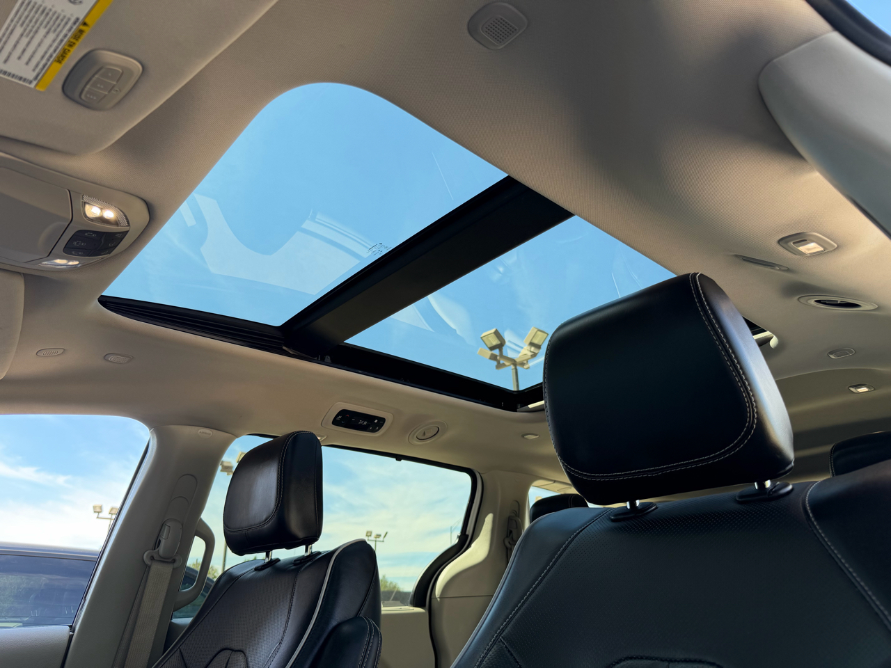 2023 Chrysler Pacifica Limited photo 31