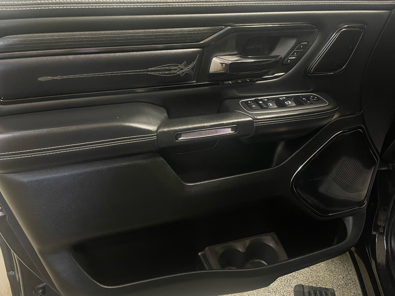 RAM 1500 Limited Crew Cab SWB 4WD 2023