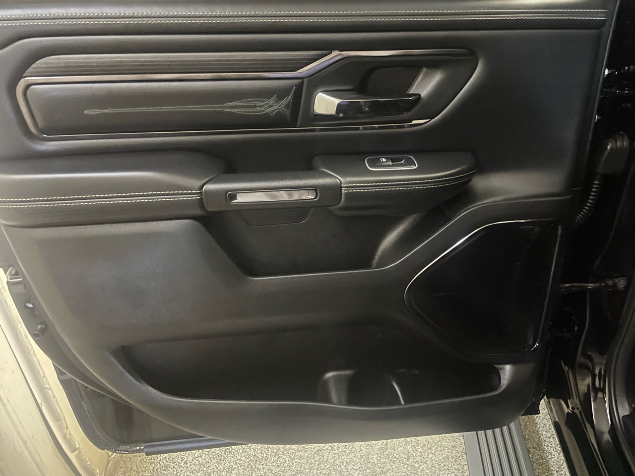 RAM 1500 Limited Crew Cab SWB 4WD 2023