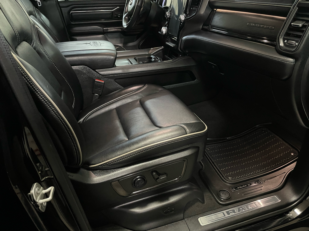 RAM 1500 Limited Crew Cab SWB 4WD 2023