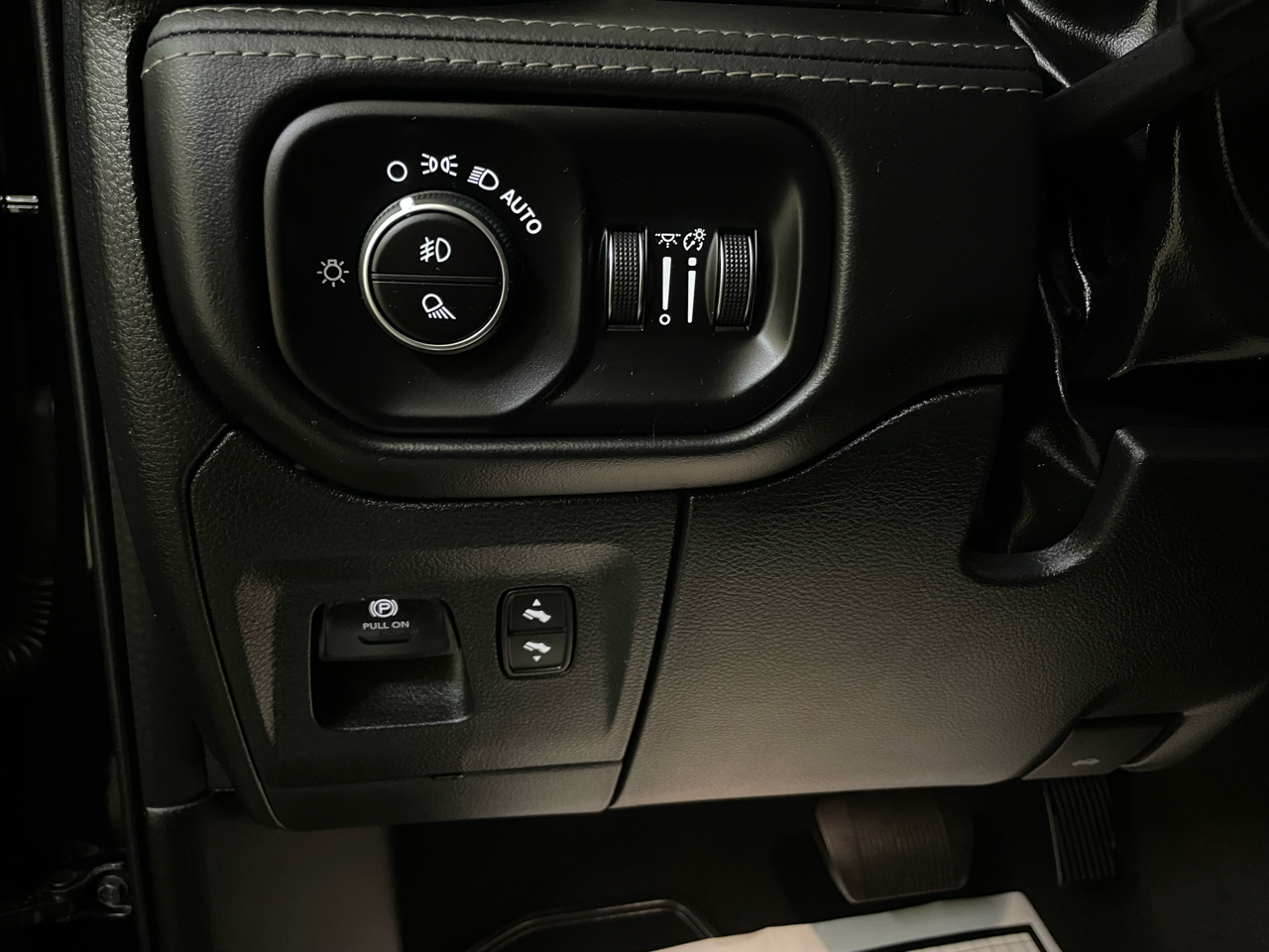 RAM 1500 Limited Crew Cab SWB 4WD 2023