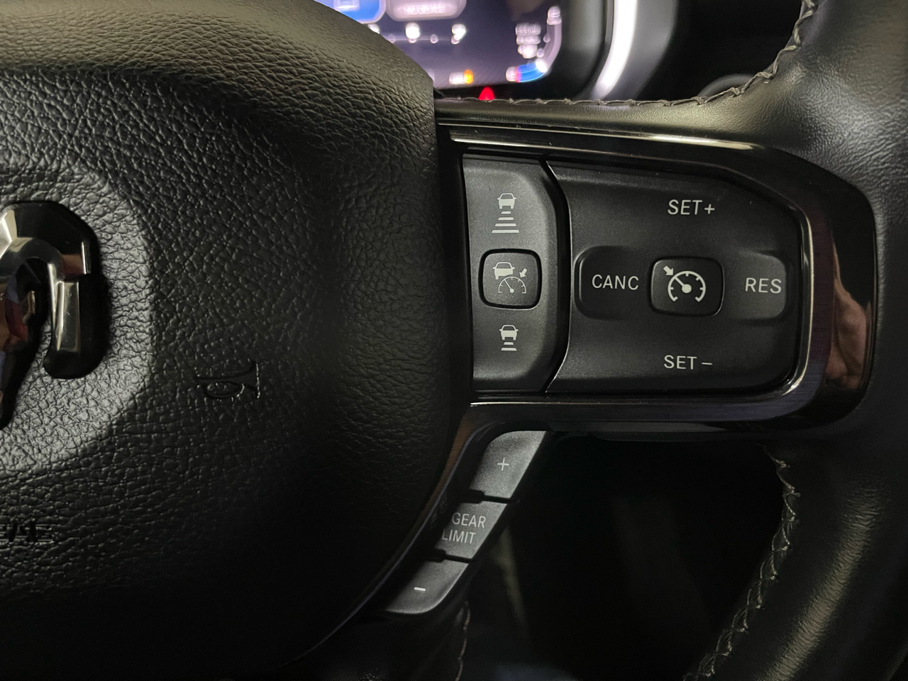 RAM 1500 Limited Crew Cab SWB 4WD 2023