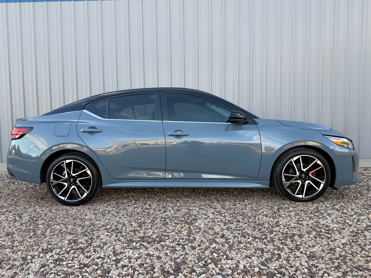 2024 Nissan Sentra SR photo 2