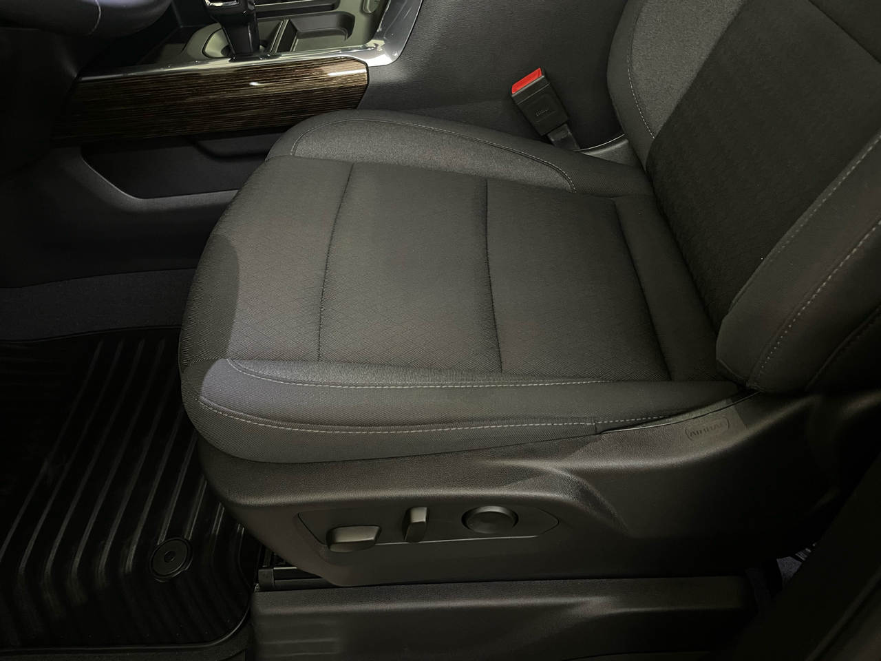 2024 Gmc Sierra 1500 Elevation photo 3