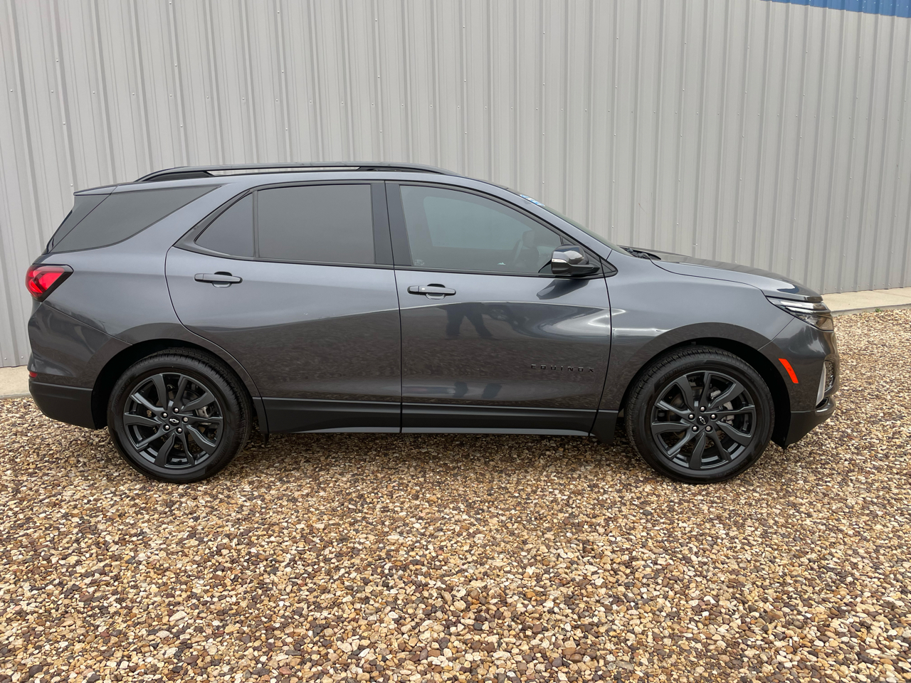 2022 Chevrolet Equinox RS photo 2