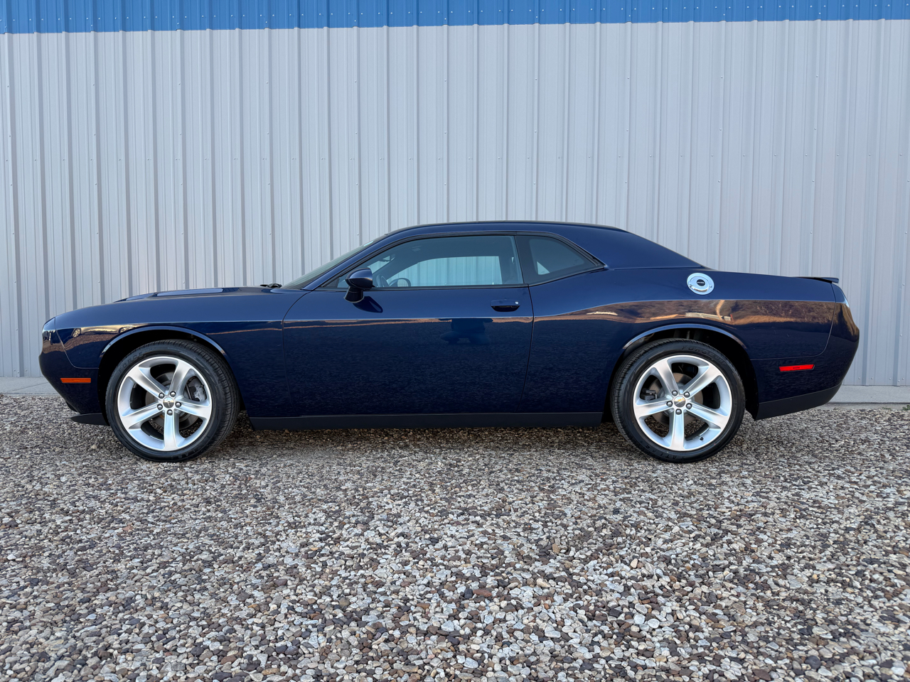 2015 Dodge Challenger SXT photo 2