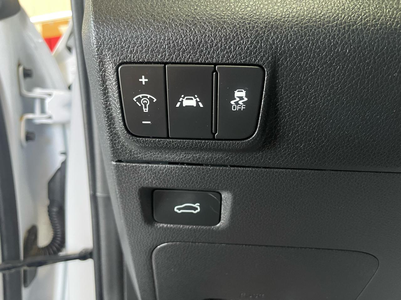 Kia K5 photo 17