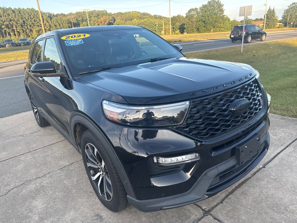 2021 Ford Explorer ST photo 2