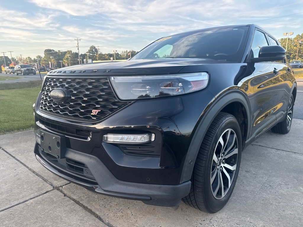 2021 Ford Explorer ST photo 4