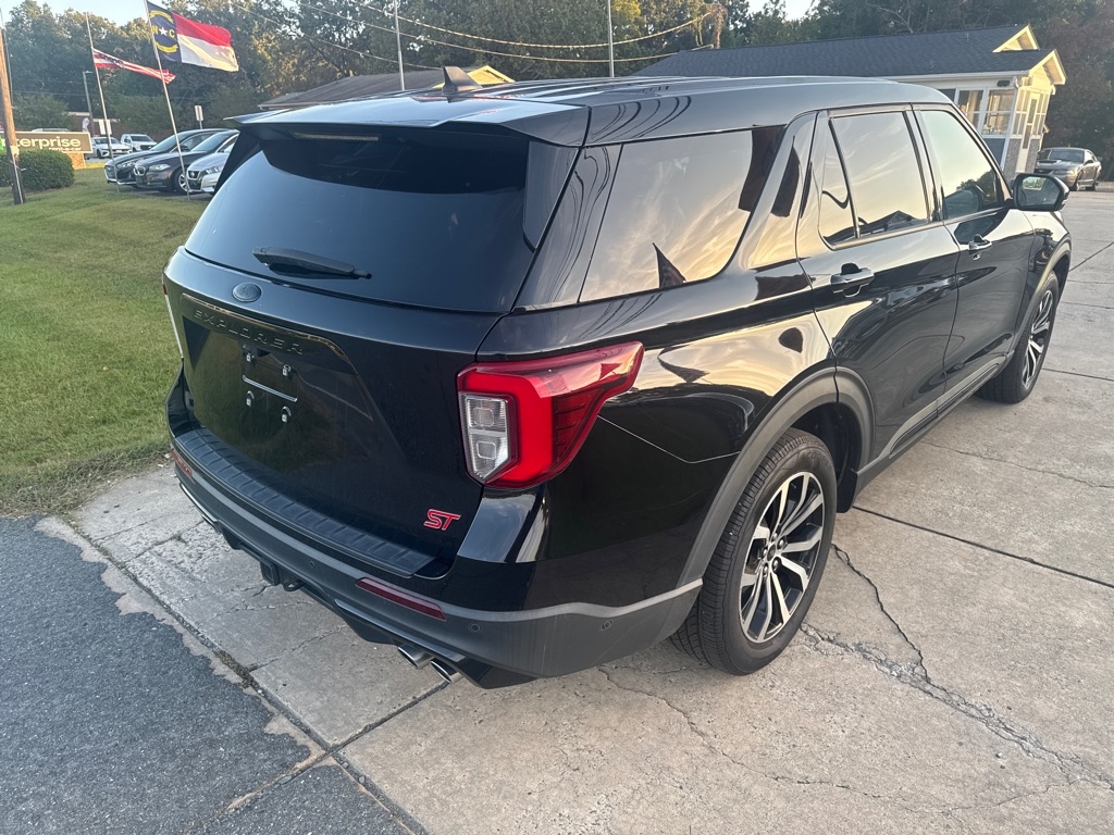 2021 Ford Explorer ST photo 8