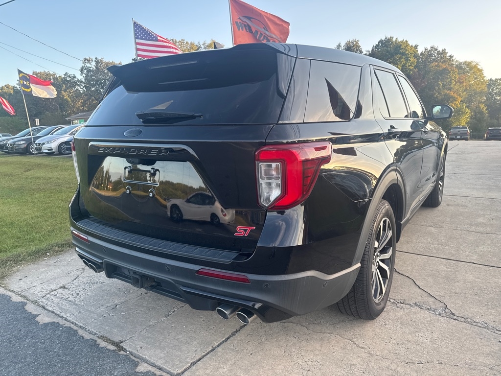 2021 Ford Explorer ST photo 11