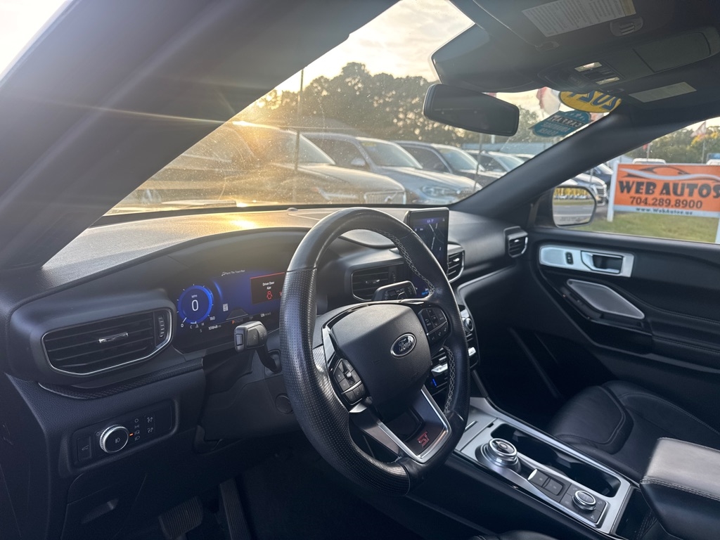 2021 Ford Explorer ST photo 15