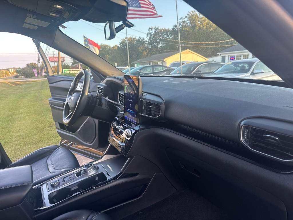 2021 Ford Explorer ST photo 16