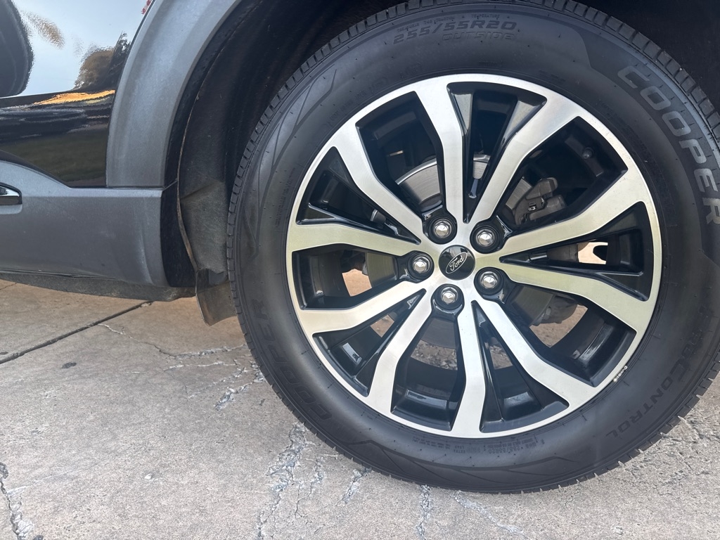 2021 Ford Explorer ST photo 42