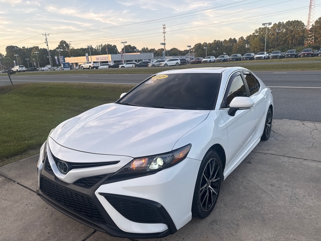2021 Toyota Camry SE photo 4