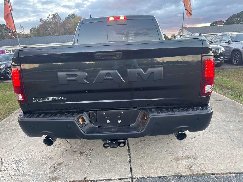 RAM 1500 Rebel 4x2 Crew Cab 5'7" Box 2017 RAM 1500 Rebel 4x2 Crew Cab 5'7" Box 2017