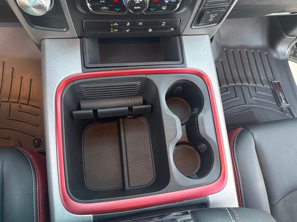 RAM 1500 Rebel 4x2 Crew Cab 5'7" Box 2017 RAM 1500 Rebel 4x2 Crew Cab 5'7" Box 2017