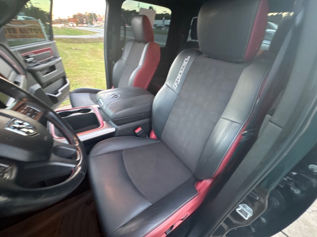 RAM 1500 Rebel 4x2 Crew Cab 5'7" Box 2017 RAM 1500 Rebel 4x2 Crew Cab 5'7" Box 2017