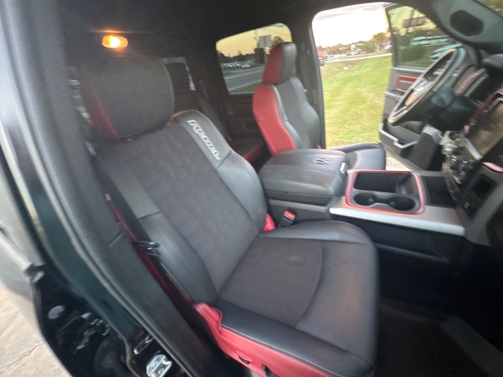 RAM 1500 Rebel 4x2 Crew Cab 5'7" Box 2017 RAM 1500 Rebel 4x2 Crew Cab 5'7" Box 2017