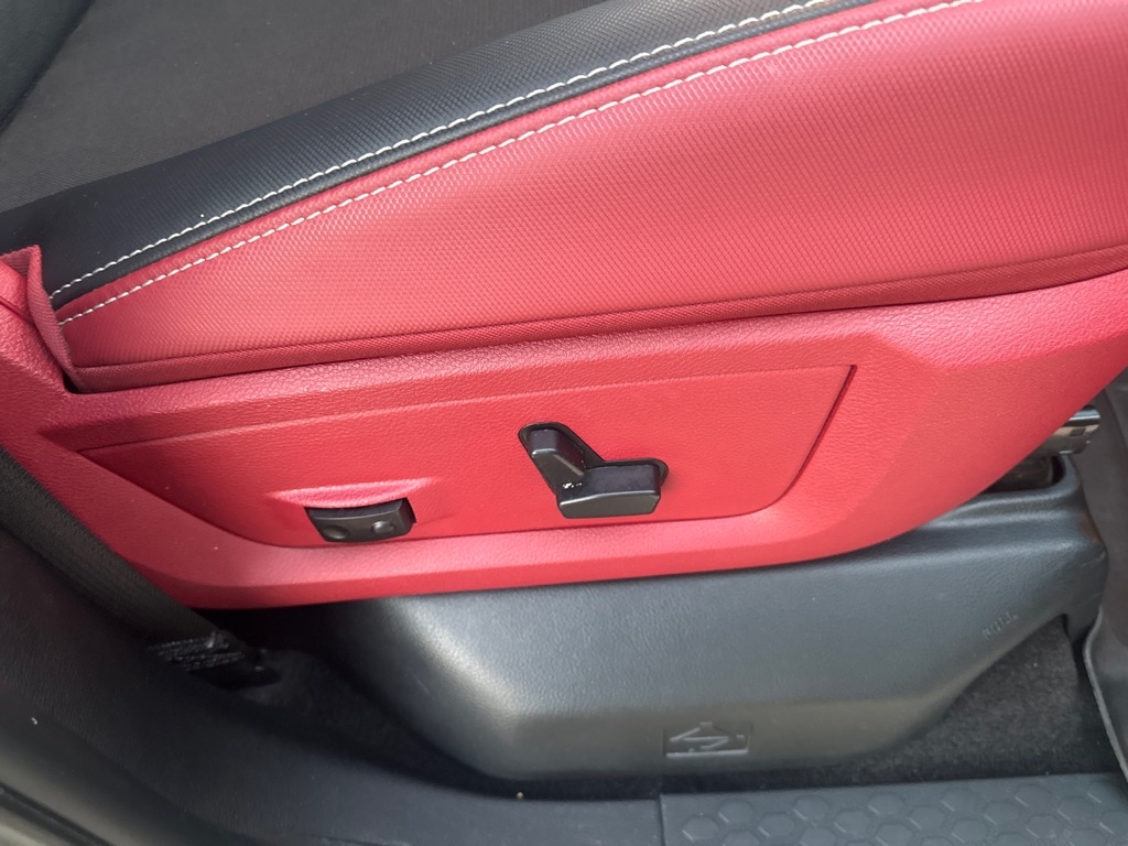 RAM 1500 Rebel 4x2 Crew Cab 5'7" Box 2017 RAM 1500 Rebel 4x2 Crew Cab 5'7" Box 2017