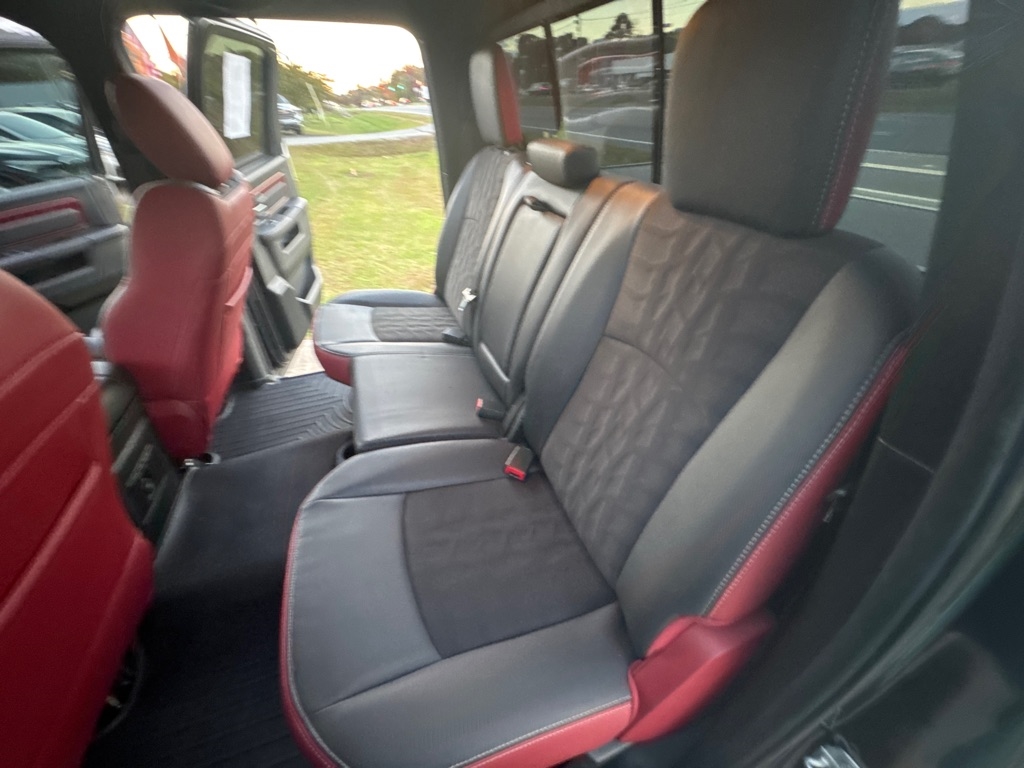 RAM 1500 Rebel 4x2 Crew Cab 5'7" Box 2017 RAM 1500 Rebel 4x2 Crew Cab 5'7" Box 2017