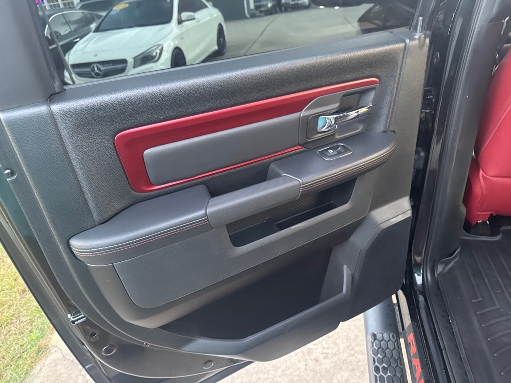 RAM 1500 Rebel 4x2 Crew Cab 5'7" Box 2017 RAM 1500 Rebel 4x2 Crew Cab 5'7" Box 2017