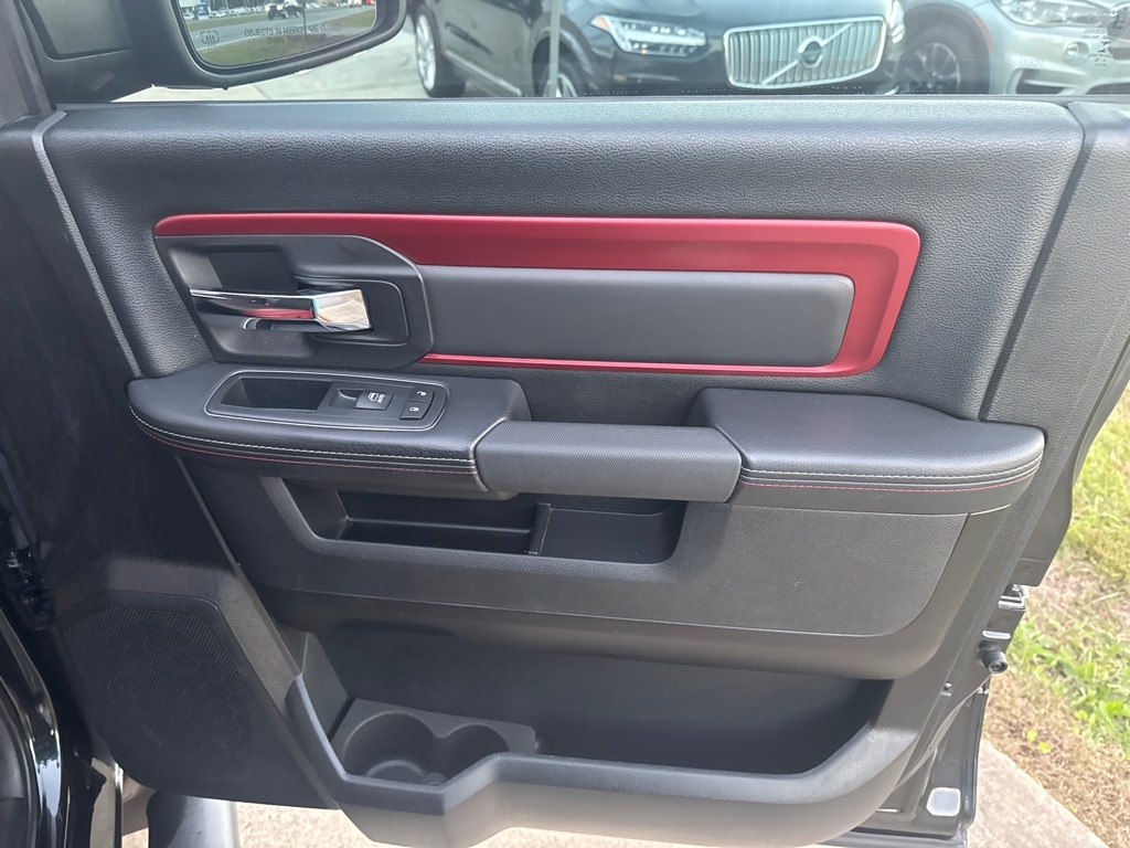 RAM 1500 Rebel 4x2 Crew Cab 5'7" Box 2017 RAM 1500 Rebel 4x2 Crew Cab 5'7" Box 2017