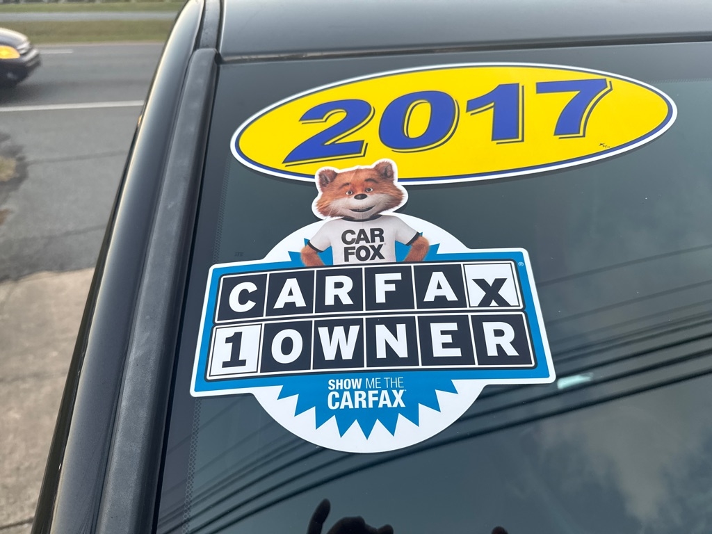 RAM 1500 Rebel 4x2 Crew Cab 5'7" Box 2017 RAM 1500 Rebel 4x2 Crew Cab 5'7" Box 2017