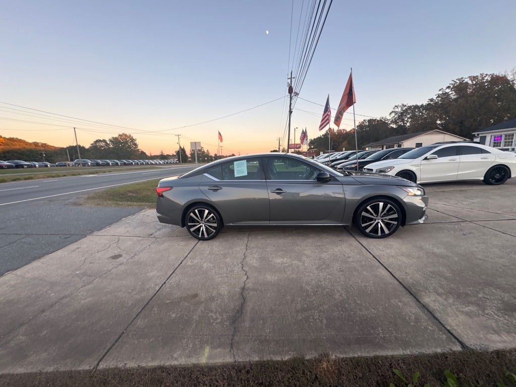 Nissan Altima 2.5 SR Sedan 2021 Nissan Altima 2.5 SR Sedan 2021