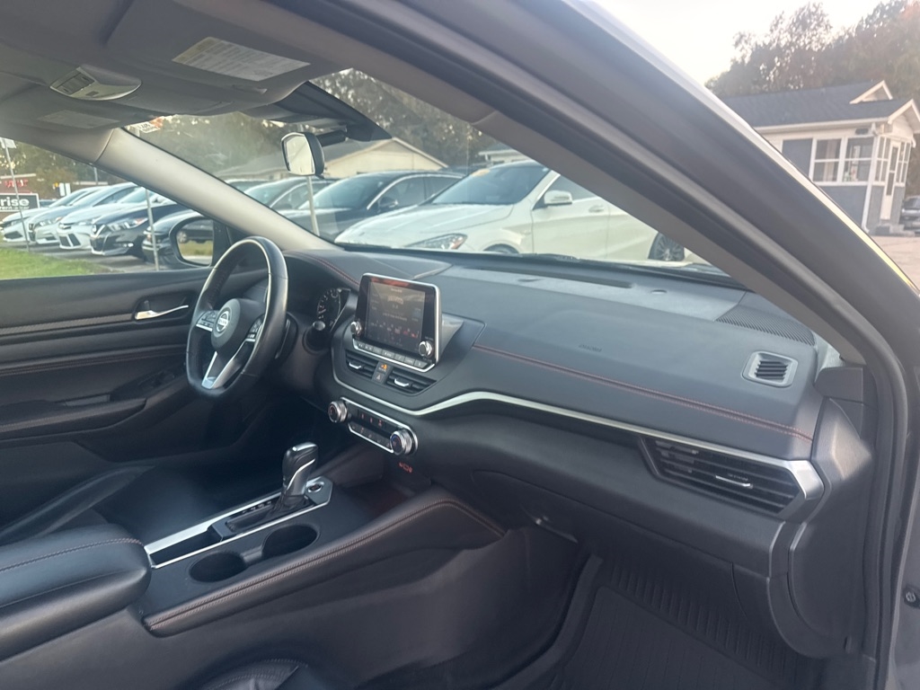 Nissan Altima 2.5 SR Sedan 2021 Nissan Altima 2.5 SR Sedan 2021