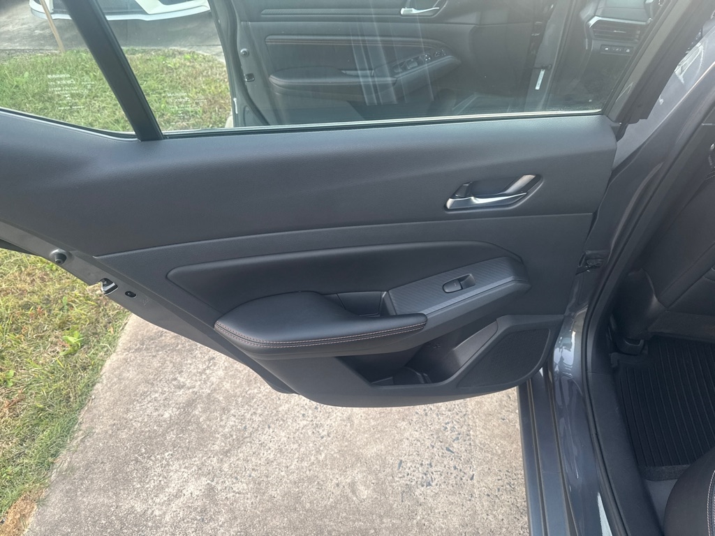 Nissan Altima 2.5 SR Sedan 2021 Nissan Altima 2.5 SR Sedan 2021