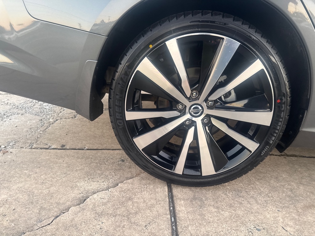 Nissan Altima 2.5 SR Sedan 2021 Nissan Altima 2.5 SR Sedan 2021