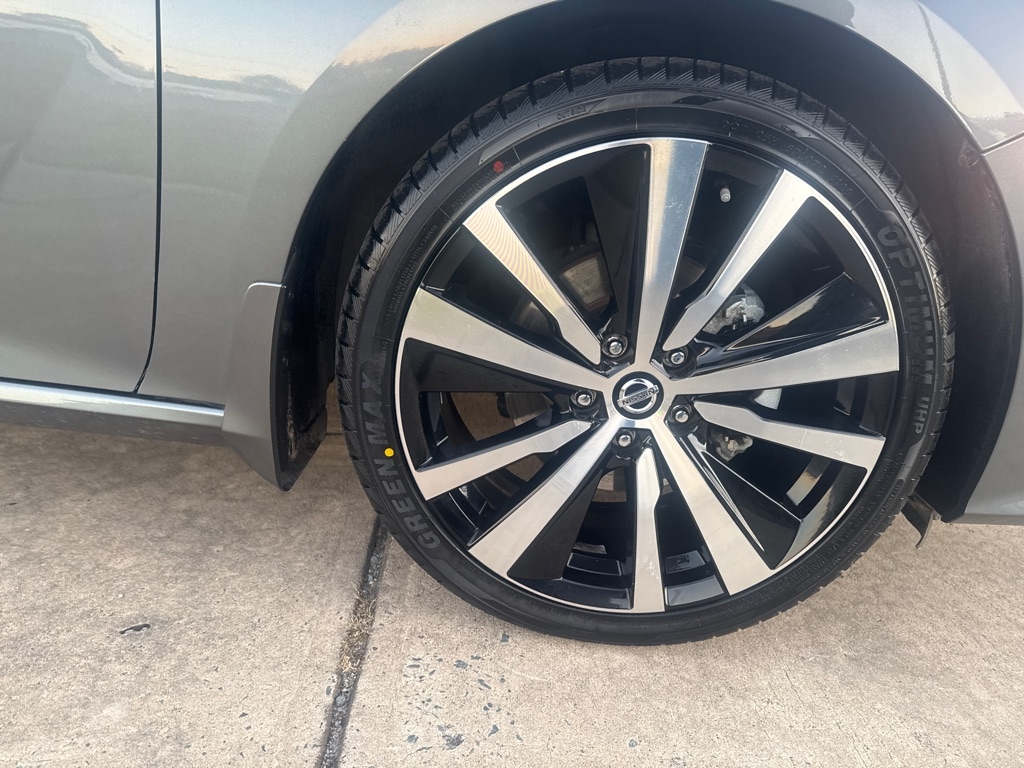 Nissan Altima 2.5 SR Sedan 2021 Nissan Altima 2.5 SR Sedan 2021