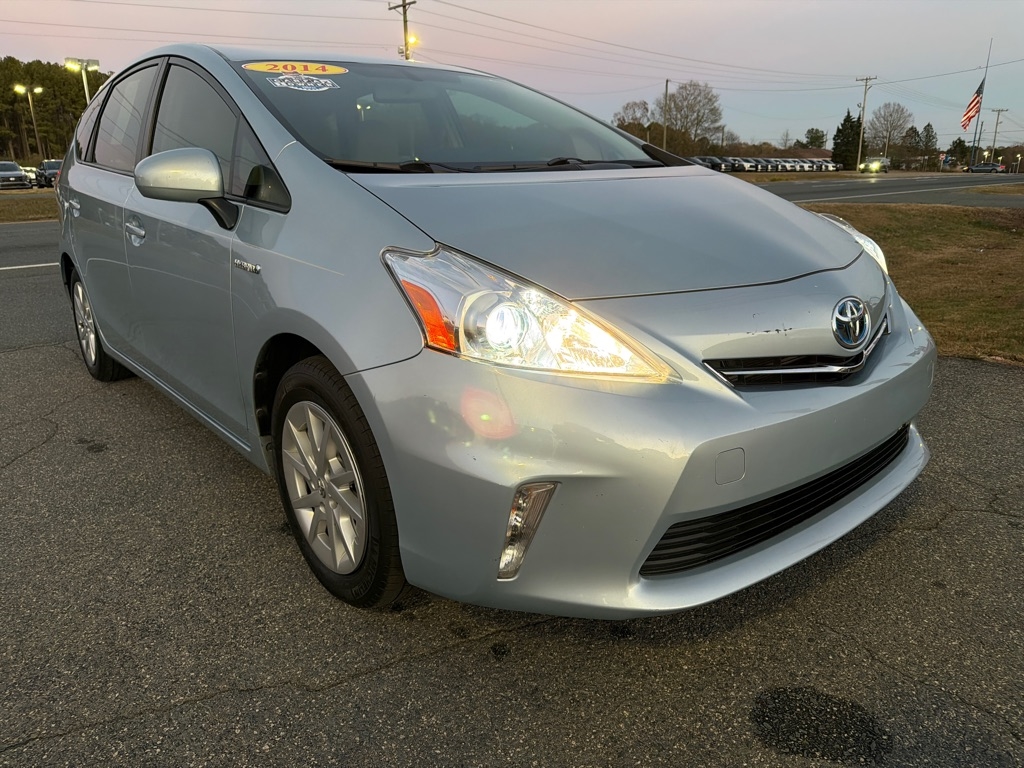 2014 Toyota Prius V Two photo 2