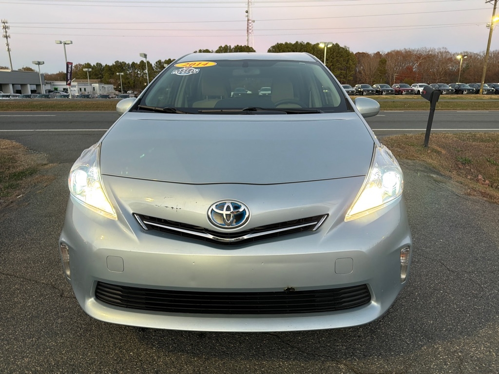 2014 Toyota Prius V Two photo 3