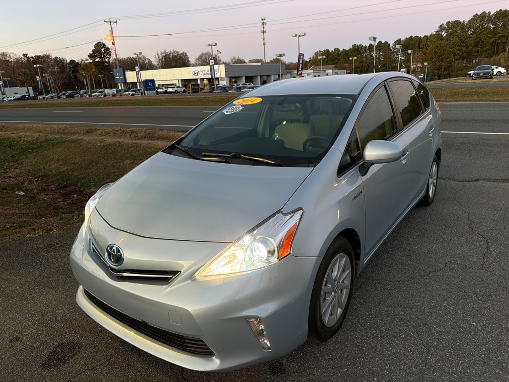 2014 Toyota Prius V Two photo 4