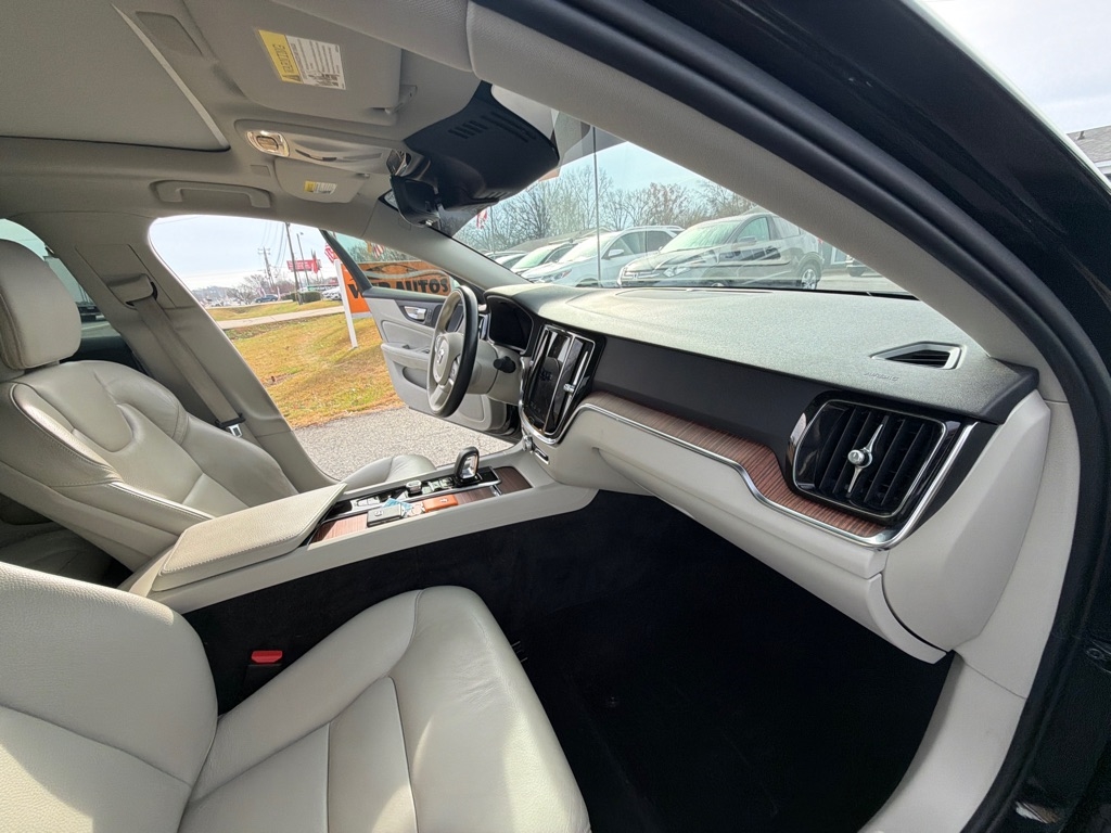 Volvo S60 B5 FWD Inscription 2022