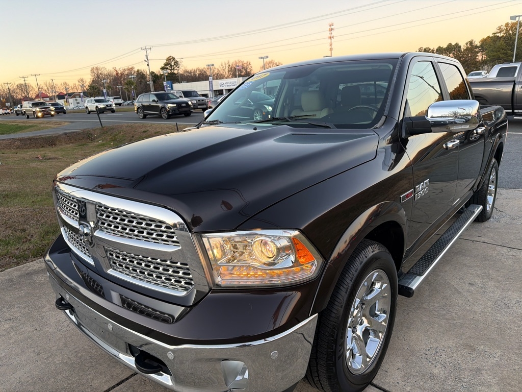 RAM 1500 Laramie 4x4 Crew Cab 5'7" Box 2017