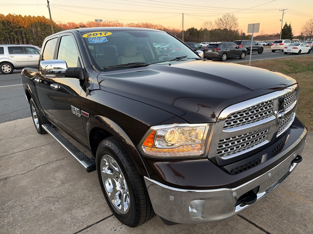 RAM 1500 Laramie 4x4 Crew Cab 5'7" Box 2017
