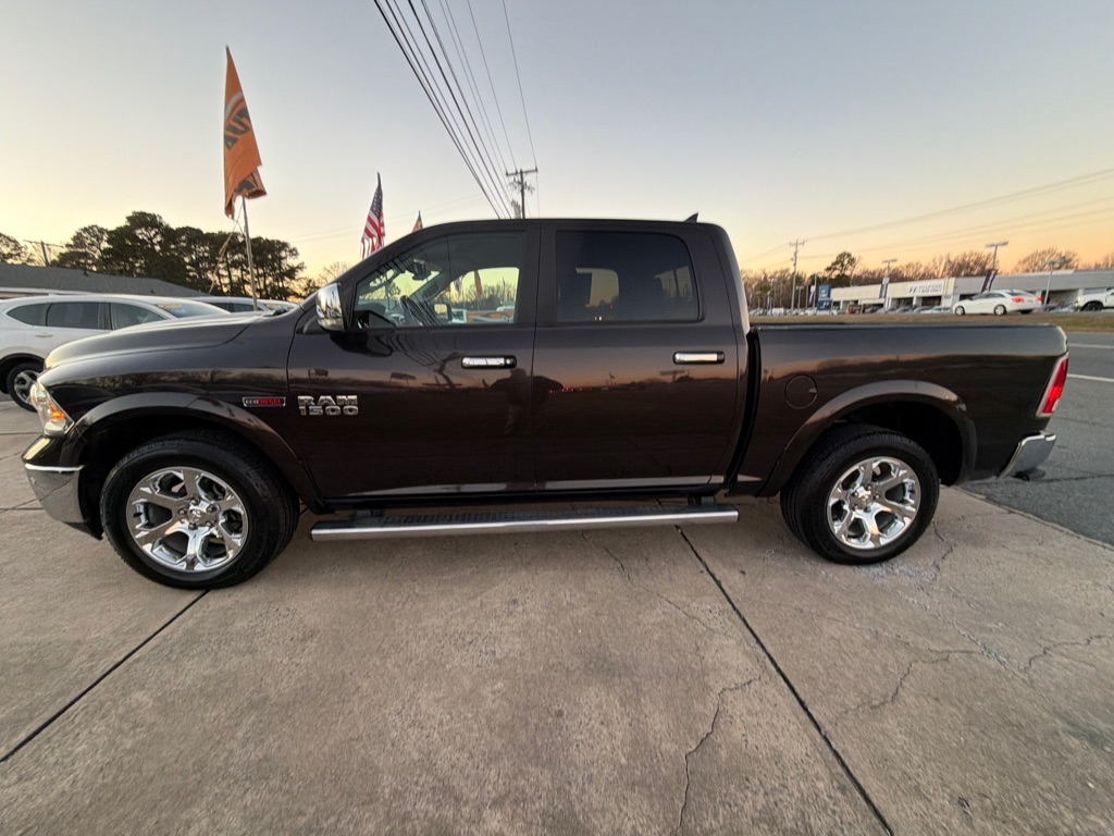 RAM 1500 Laramie 4x4 Crew Cab 5'7" Box 2017