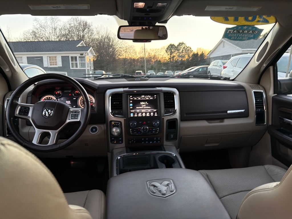 RAM 1500 Laramie 4x4 Crew Cab 5'7" Box 2017