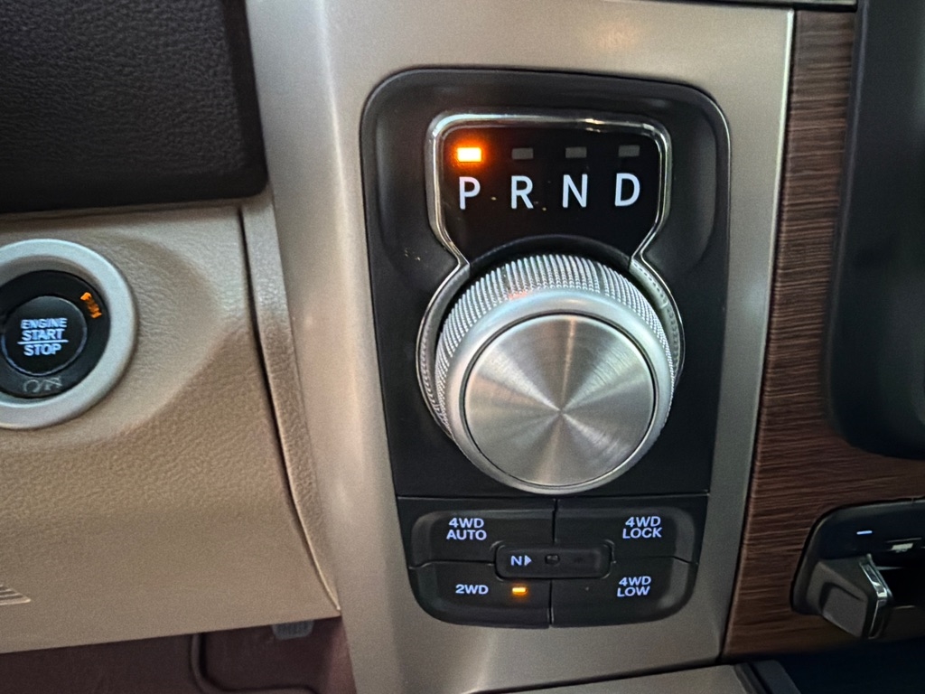 RAM 1500 Laramie 4x4 Crew Cab 5'7" Box 2017