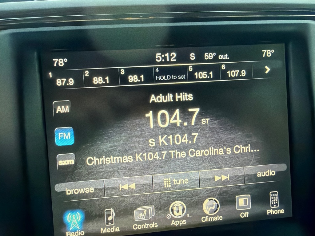 RAM 1500 Laramie 4x4 Crew Cab 5'7" Box 2017