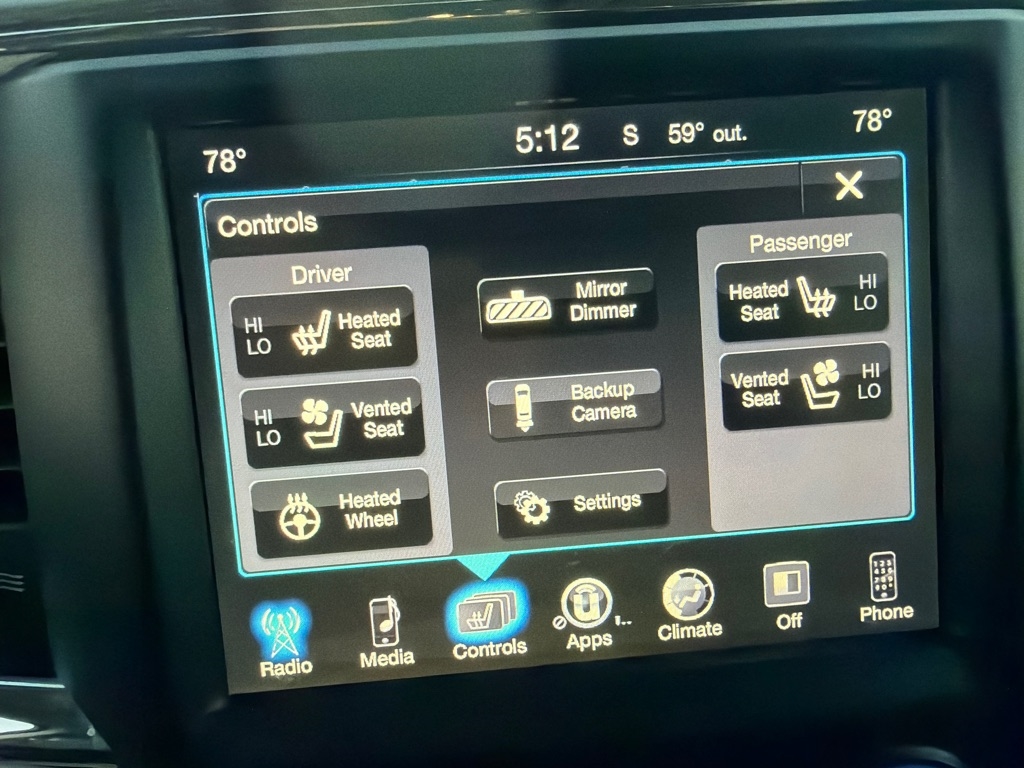 RAM 1500 Laramie 4x4 Crew Cab 5'7" Box 2017