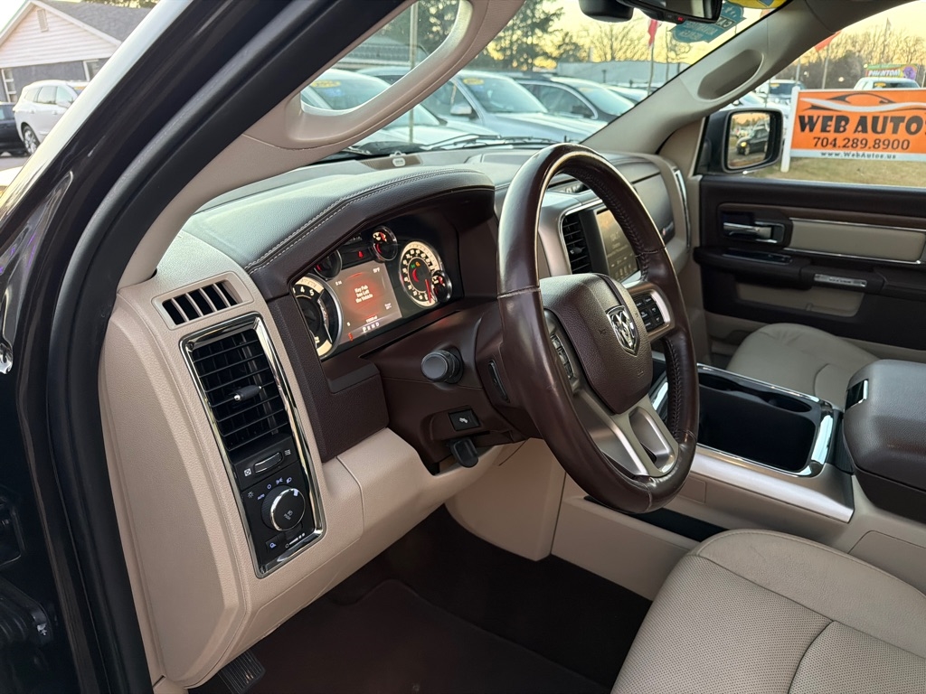 RAM 1500 Laramie 4x4 Crew Cab 5'7" Box 2017