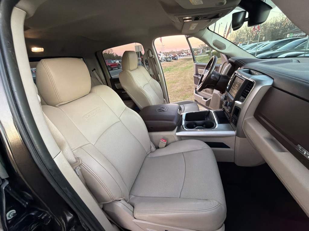 RAM 1500 Laramie 4x4 Crew Cab 5'7" Box 2017