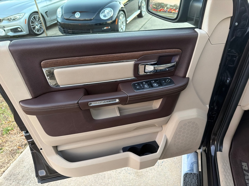 RAM 1500 Laramie 4x4 Crew Cab 5'7" Box 2017